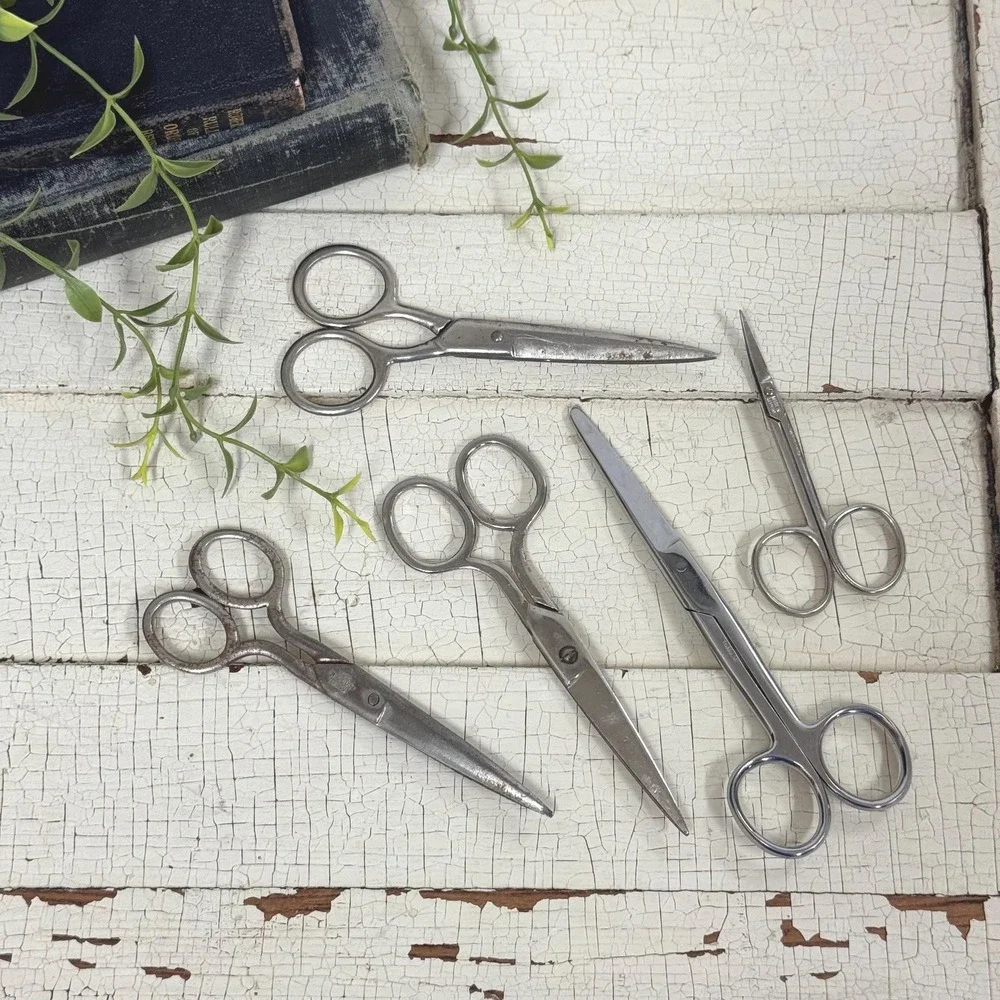 Vintage scissor decor set of 5